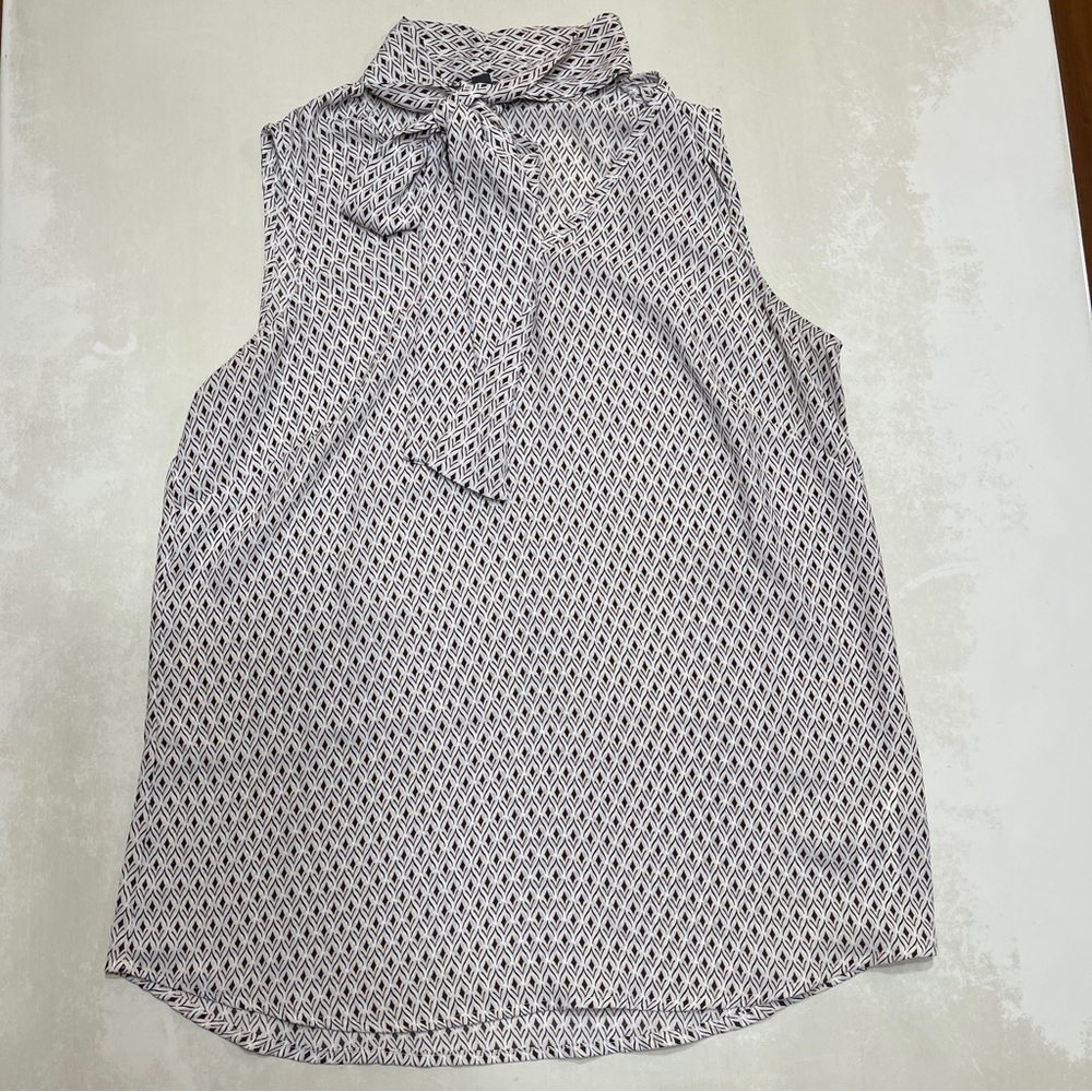 Adrianna Papell Black, White and Cream Sleeveless Blouse with Bow